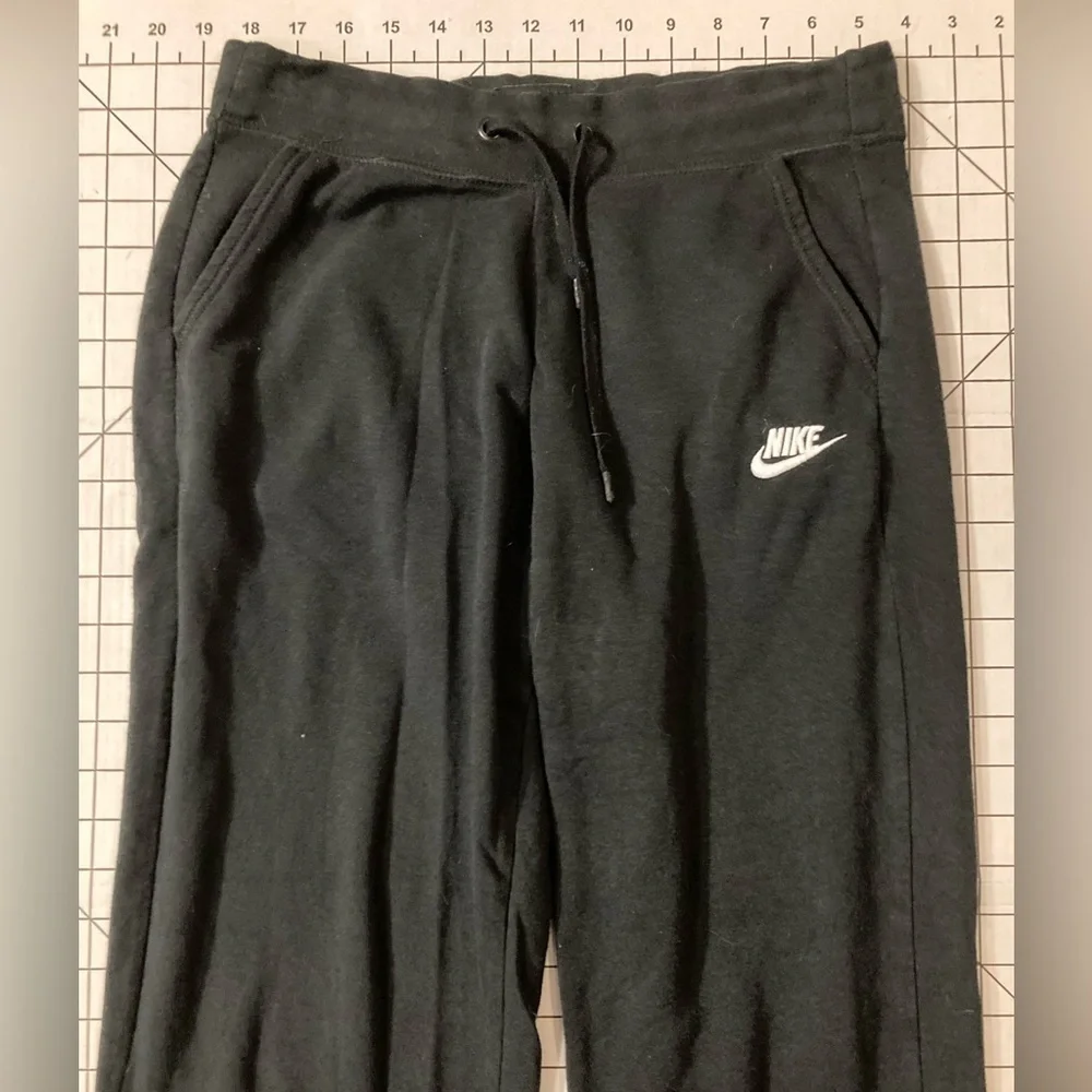 Nike Women’s Size Small Black Sweats‎